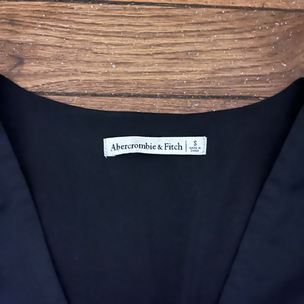 Abercrombie and Fitch Black Tie Back Top - Picture 5 of 5